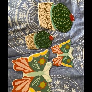 Set of large and mini cactus attachment and butterfly large and mini